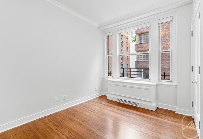 Building Photo - 3 bedroom in New York NY 10028