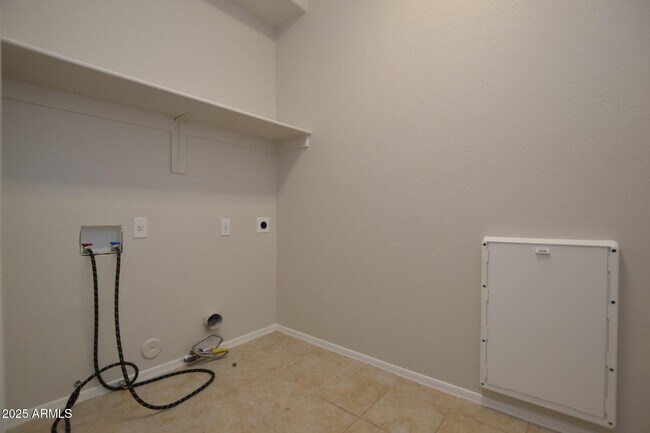 Building Photo - 4927 W Wahalla Ln