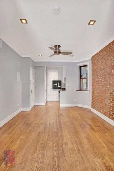 Building Photo - Tenth Avenue