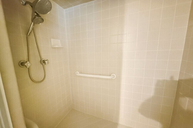 Building Photo - 3-Bedroom Home for Lease in Grand Prairie – 2,331 Sq Ft