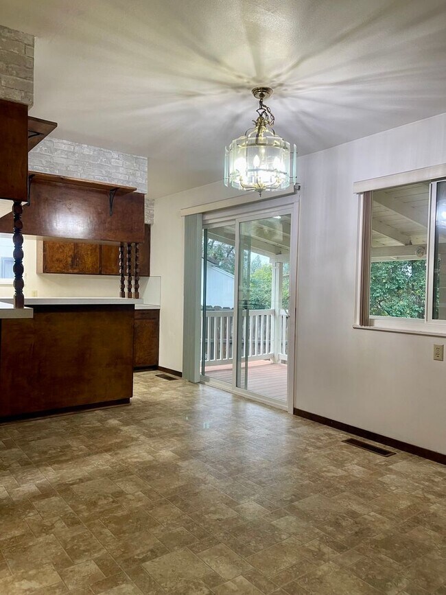 Building Photo - CHARMING 3 BED 2 BATH HOUSE WITH NEW HVAC, ROOF & LARGE FENCED BACKYARD