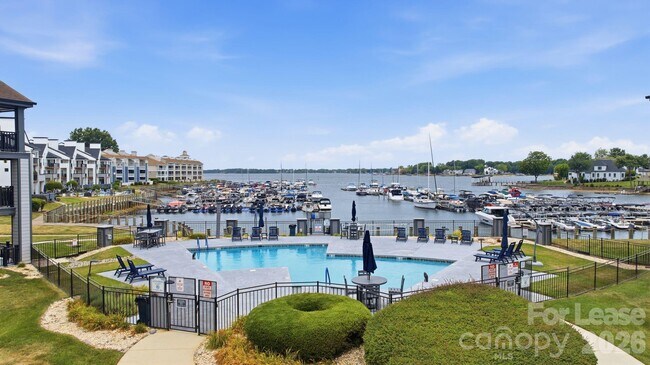 Building Photo - 18841 Vineyard Point Ln