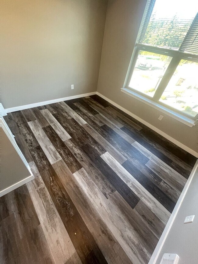 Building Photo - 109 Samish Way