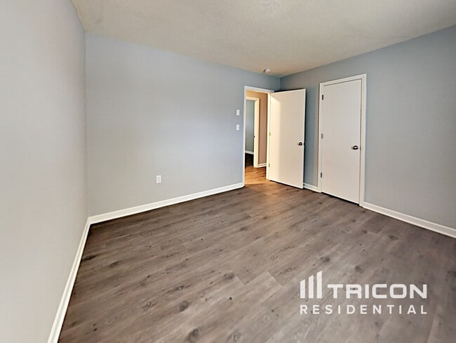 Building Photo - 914 Canton Pl