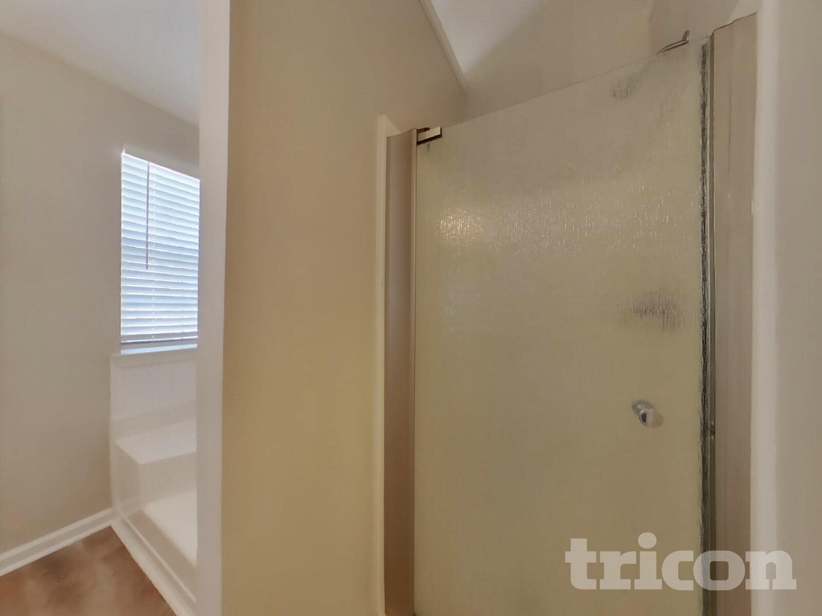 Building Photo - 128 Hidden Creek Dr