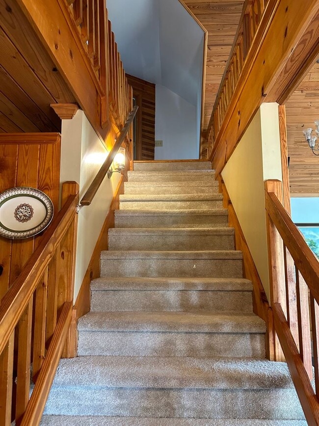 Building Photo - Beautiful Goose Creek Oasis