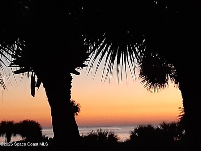 Building Photo - 8600 Ridgewood Ave