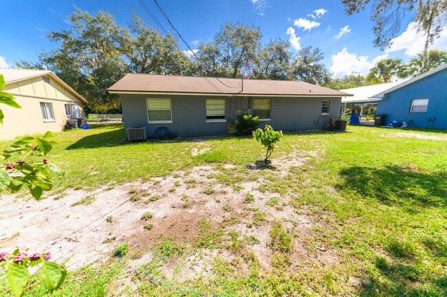 Building Photo - 516 Camino Ct