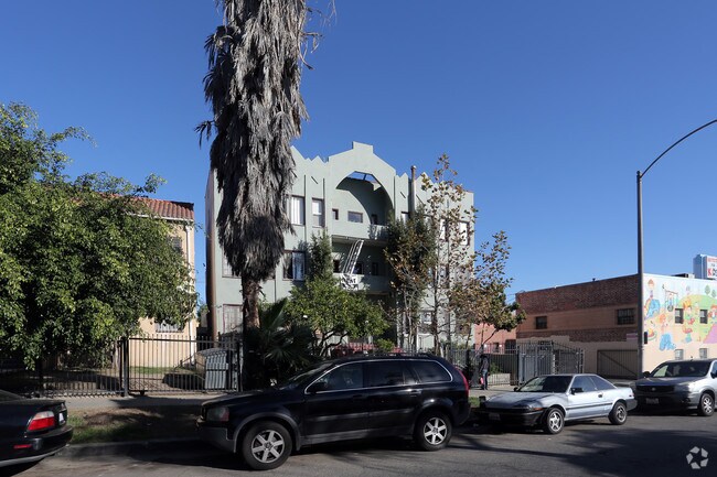 Building Photo - 250 S Catalina St