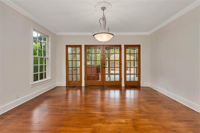 Building Photo - 210 Settlers Rd