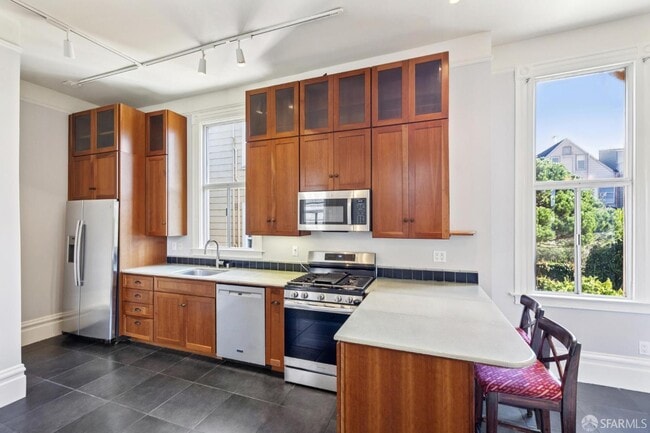 Building Photo - 1241 Fulton St