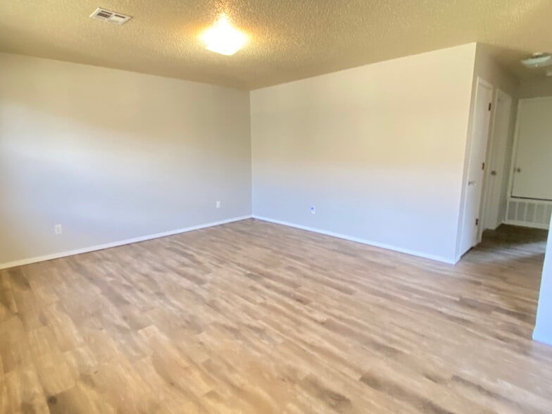 Building Photo - 300 Fink Dr