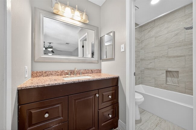 Building Photo - 8203 Huntermoor Cir