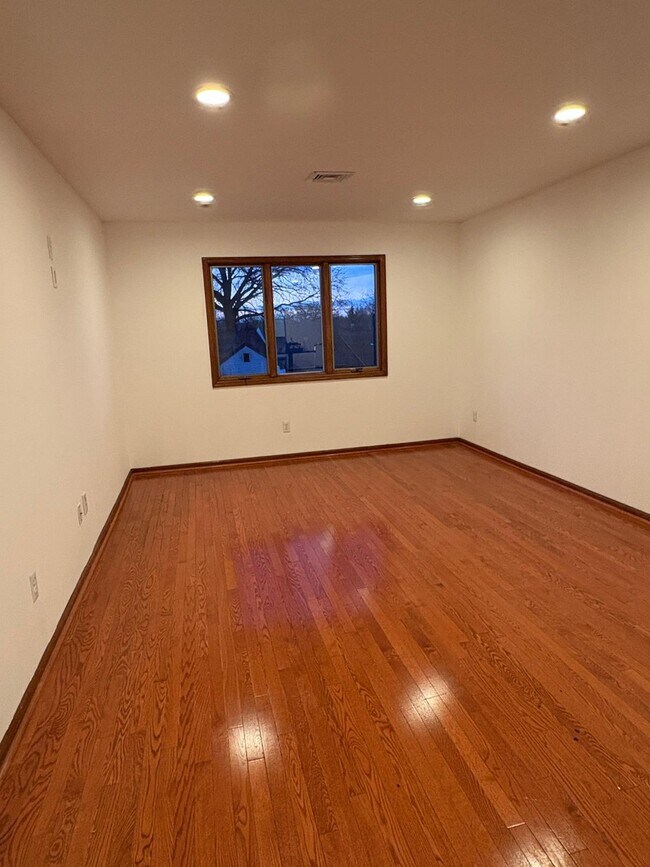 Building Photo - 1250 N Broad St