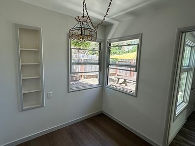 Building Photo - 938 Vervais Ave