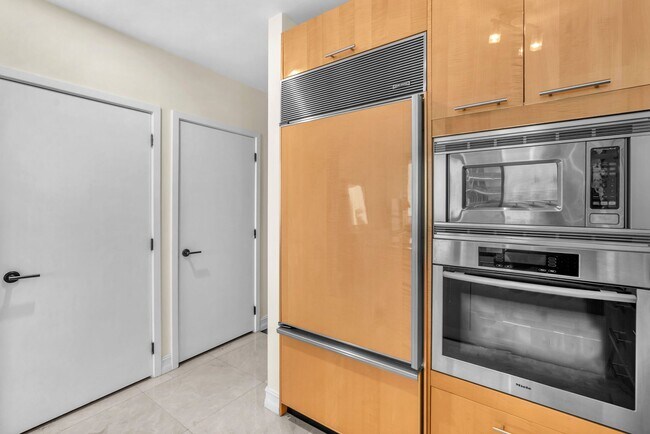 Building Photo - 6799 Collins Ave