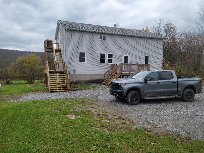 Primary Photo - 215 Windy Hill Rd