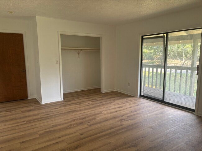 Building Photo - Hillside Apartments