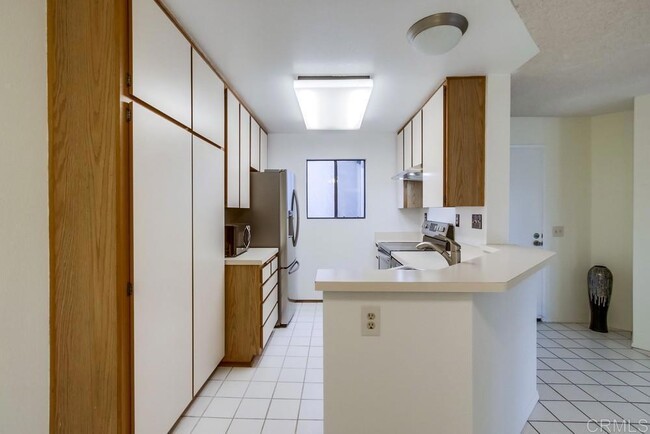 Building Photo - 9771 Mesa Springs Way
