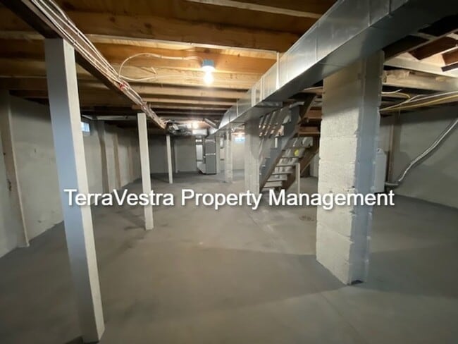 Building Photo - 3 Bed Single Family in Upper Deerfield!