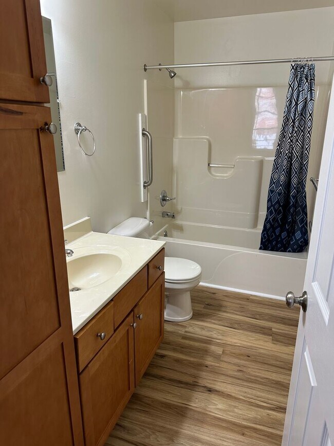 Building Photo - 36-40 W. Market Street