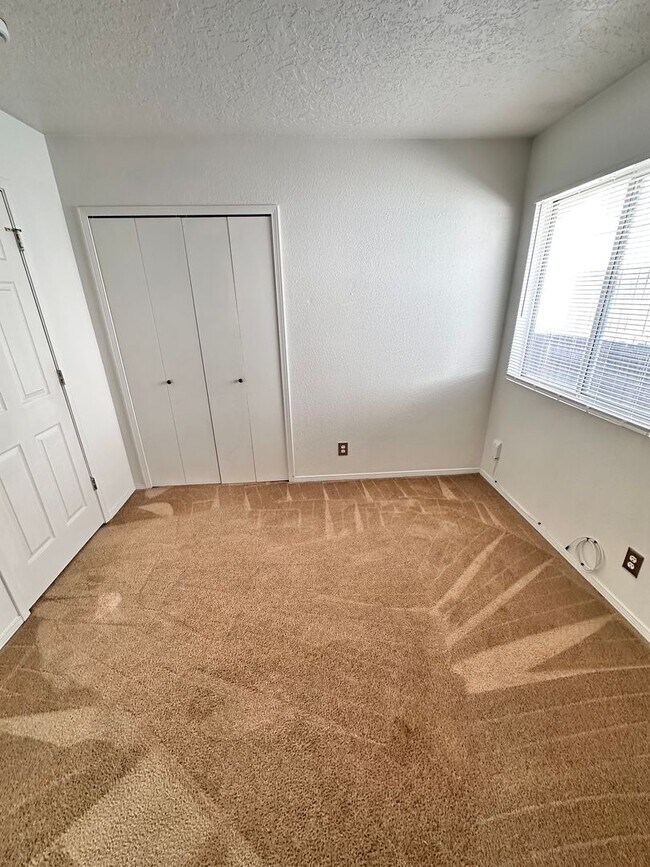 Building Photo - Move in Special 1/2 off 1st month rent! 3 Bedroom 2 Bath 2 Car Garage w/ Fenced in Yard