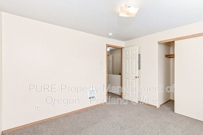 Building Photo - 2619 SE 125th Ave