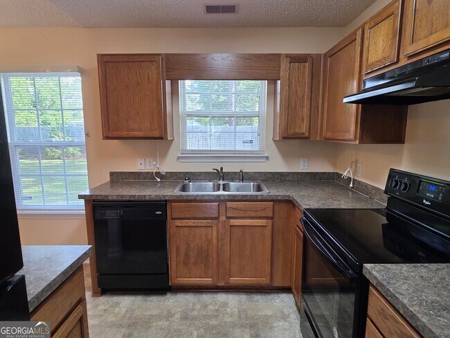 Building Photo - 101 Mossy Oak Dr