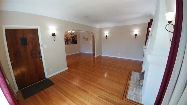Building Photo - Gorgeous and Spacious 3-Bedroom 2-Bath home with Built-In BBQ, Garage, Hardwood Floors & Yard! MO...