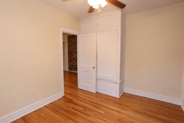 Building Photo - 956 W Cornelia Ave