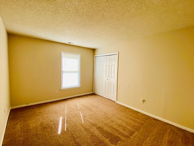 Building Photo - Beautiful and Spacious 3bdrm/2.5bth Home Conveniently Located in Chesterfield County!!