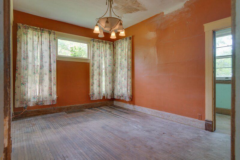 Building Photo - 724 W Prairie Ave