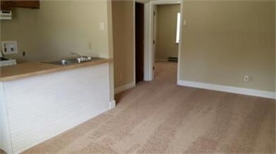 Building Photo - 115 Cedar Dr