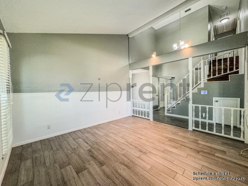 Building Photo - Unit