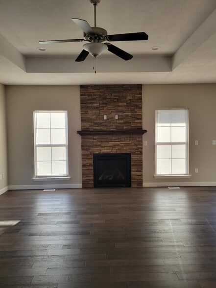 Building Photo - 2616 Fieldstone Dr