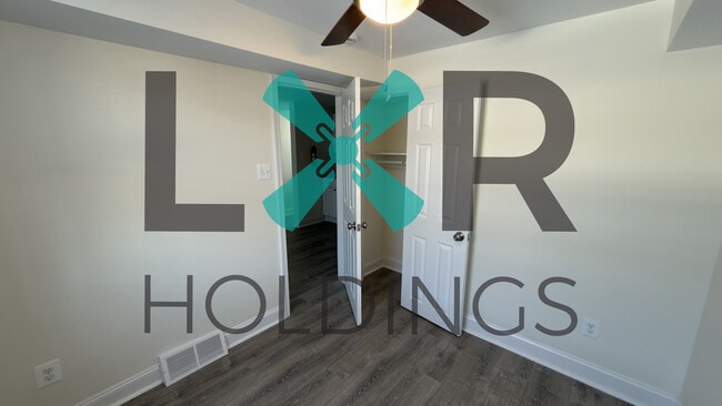 Building Photo - 318 White Ave