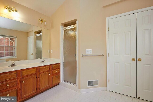 Building Photo - 1426 Park Garden Ln