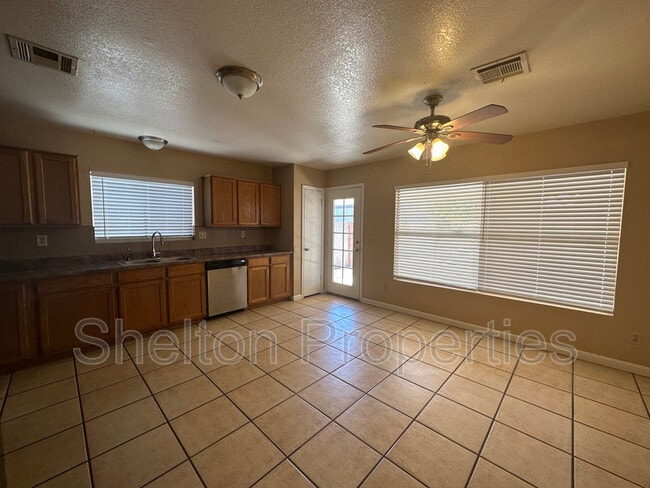 Building Photo - 5028 N 102nd Ave