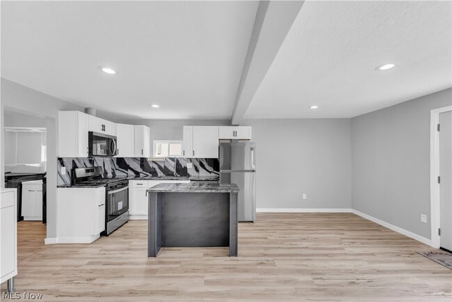 Building Photo - 4603 W 58th St