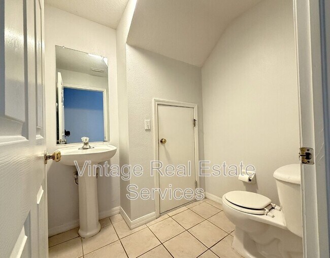Building Photo - 254 Castlekeeper Pl