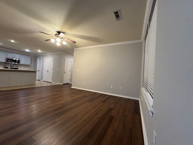 Building Photo - ***1582 Willowbrook Dr***