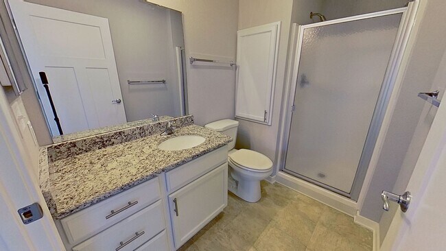 Building Photo - Condo Style Lower 2 bedroom 2 bathroom Renovated Apartment With A Lake View