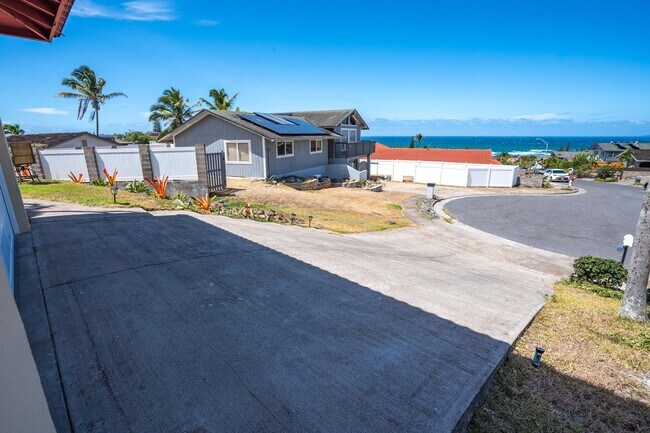 Building Photo - Fully Furnished, 3 Bed/3 Bath, Waiehu Heig...