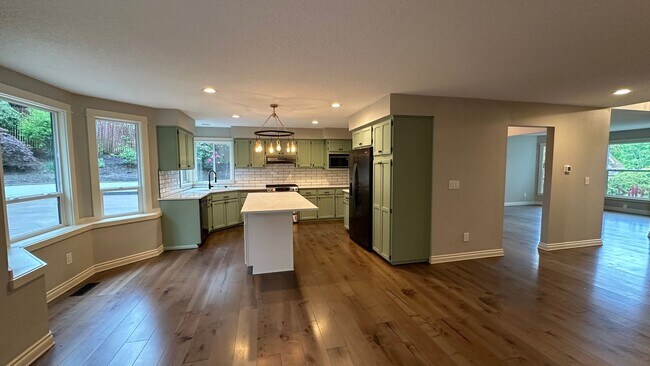 Building Photo - Exquisite 3 Bedroom, 3 Bath Home for Rent ...