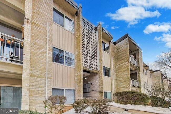 Building Photo - 12307 Braxfield Ct