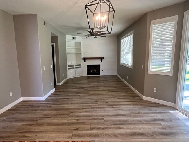 Building Photo - 30133 Destiny Dr