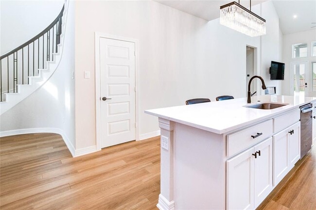 Building Photo - 9446 Pilares Rdg Dr