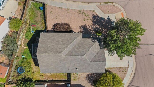 Building Photo - 8402 Snowdrop Ct