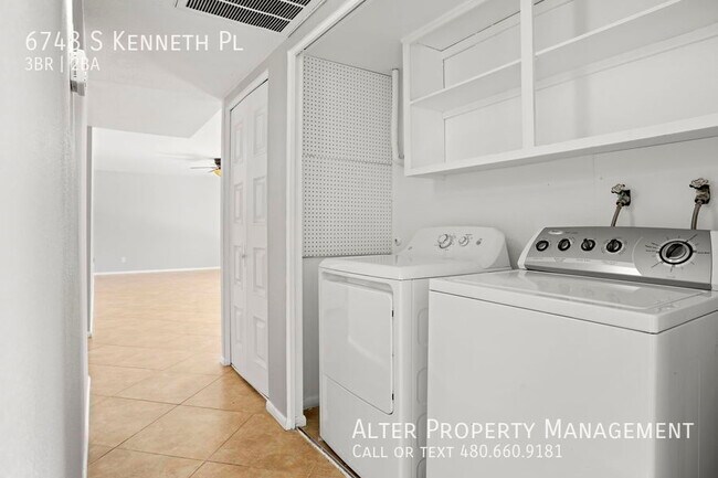 Building Photo - 6748 S Kenneth Pl