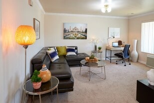 Building Photo - 1900 Douglas St